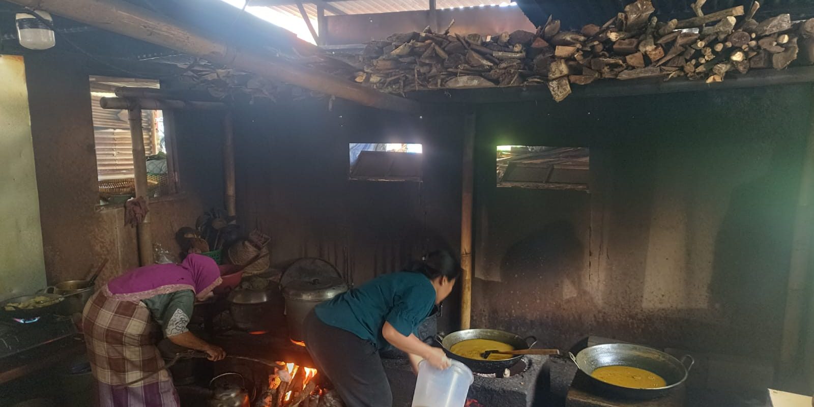 opor entok, kuliner wonosobo, pawon enthok pak roso, kuliner tradisional, makanan legendaris, wisata kuliner