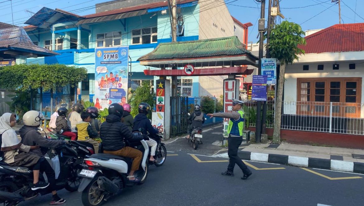 Ambang Gangguan Pagi, Lalu Lintas Wonosobo, Pengamanan Sekolah, Kelancaran Jalan, Patroli Jam Sibuk