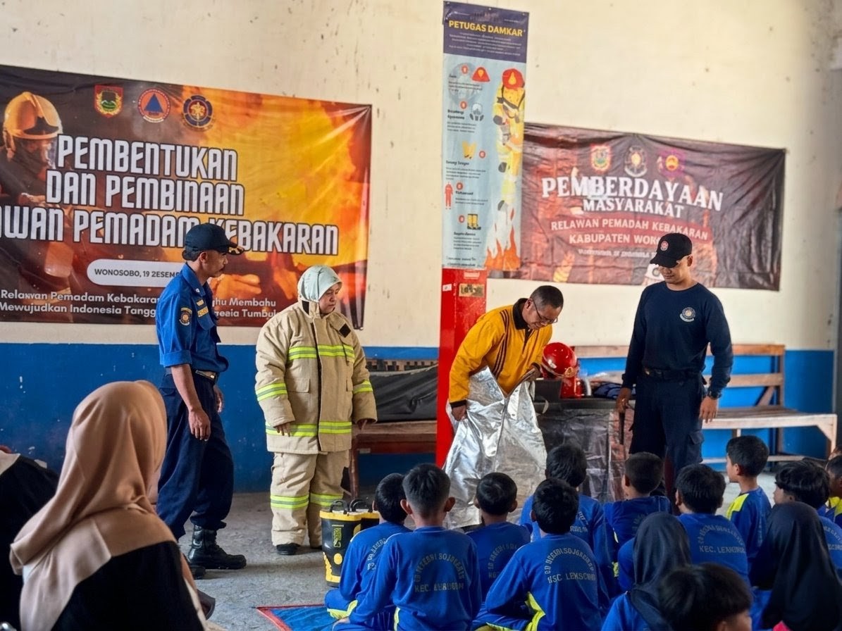 Damkarmat Wonosobo, outing class Leksono, edukasi kebakaran dini, SD Negeri 1 Sojokerto, mitigasi bencana Jateng