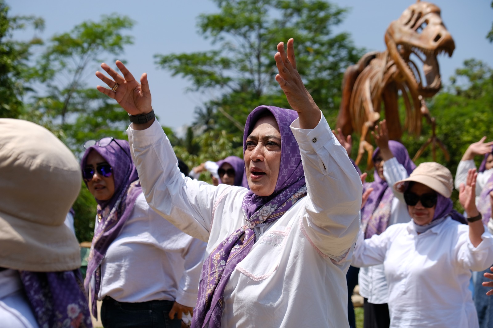 Hari Kartini 2026, perempuan Wonosobo, kesehatan warga lokal, olahraga bersama, solidaritas akar rumput